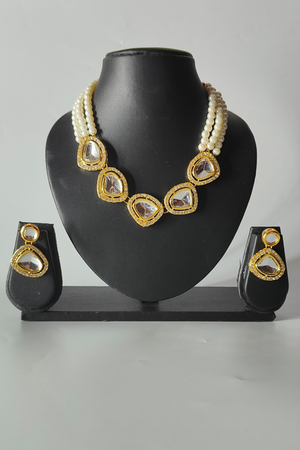 Gold Plated Kundan- Studded & Pearl- Beaded Jewellery Set