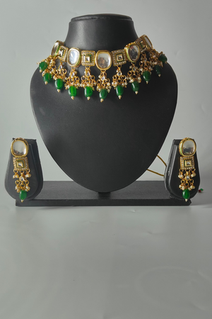 Green kundan & Tumble Bead Stone Necklace Set