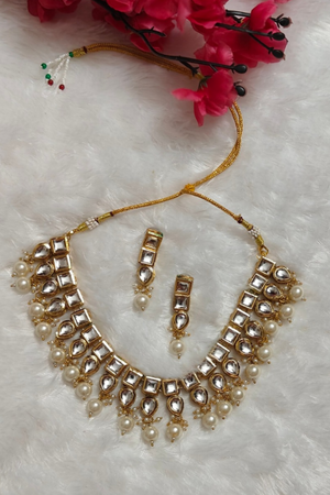 Gold Plated Kundan Studded & Beaded Jewellery Set